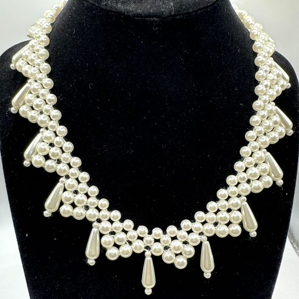Decorative faux pearl necklace